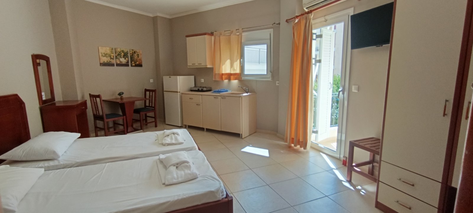 Studio με κουζίνα — Oasis Edipsos