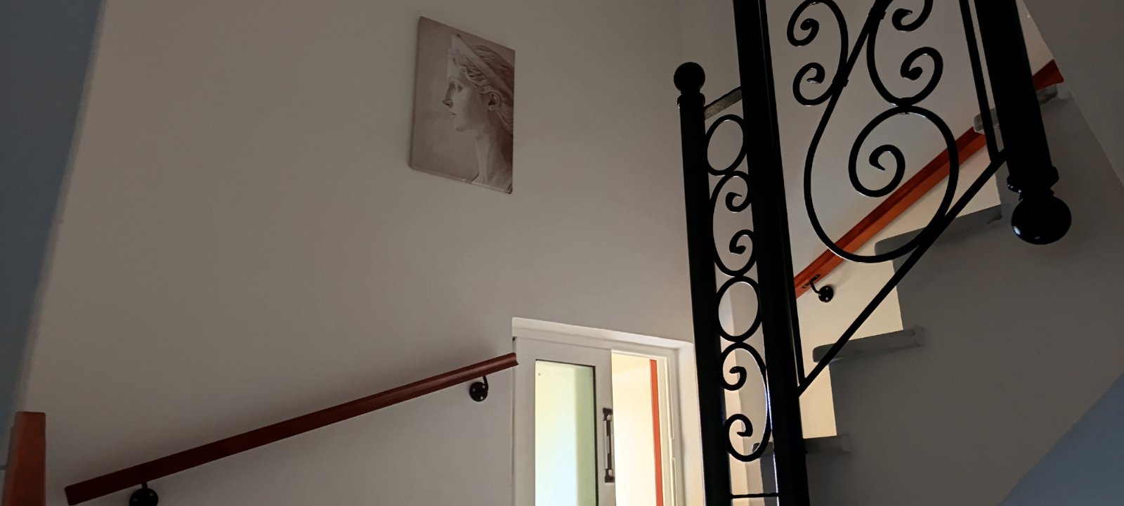 Κλιμακοστάσιο — Oasis Edipsos