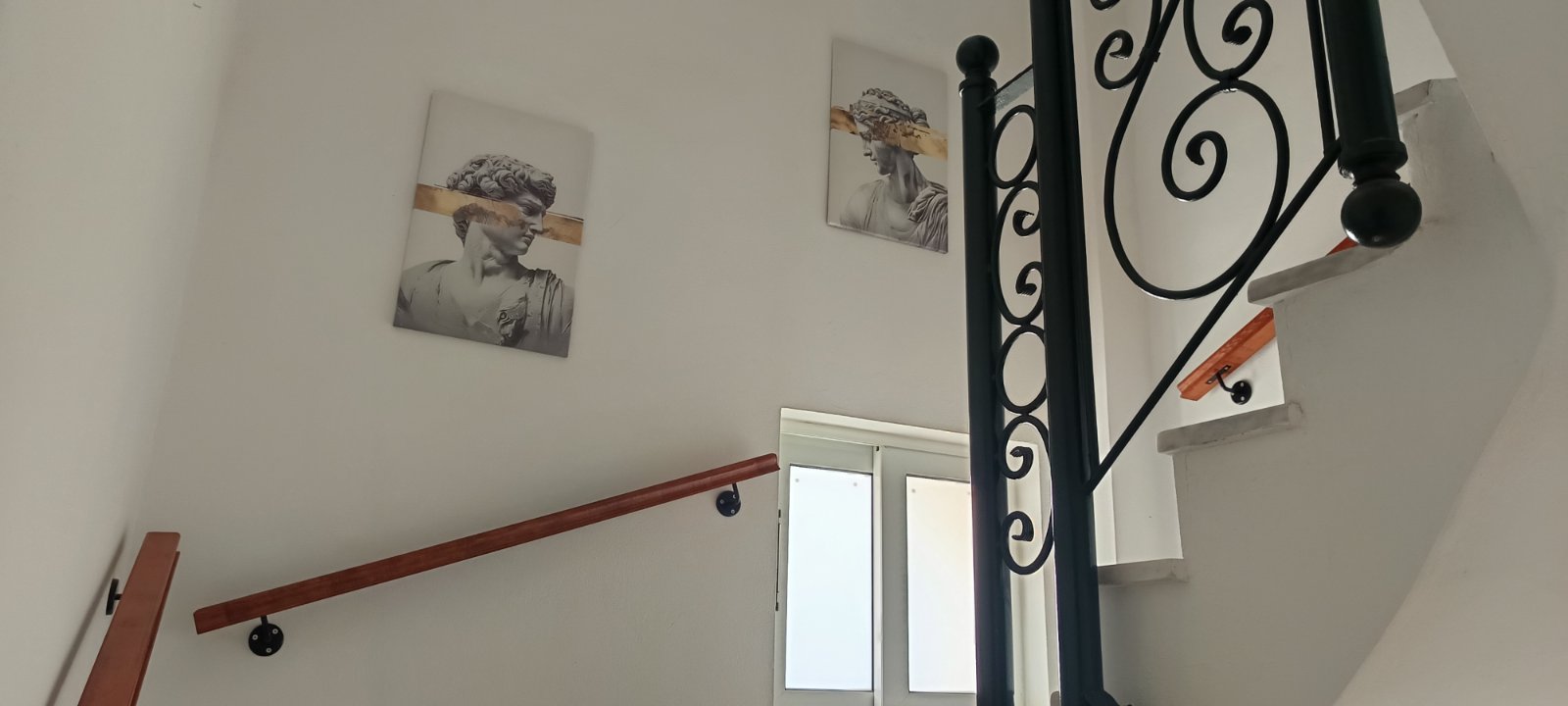Κλιμακοστάσιο — Oasis Edipsos